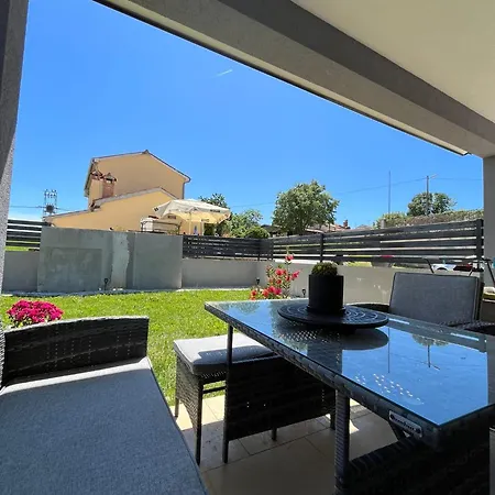 Black Perla Appartement *