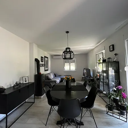 Black Perla Apartment