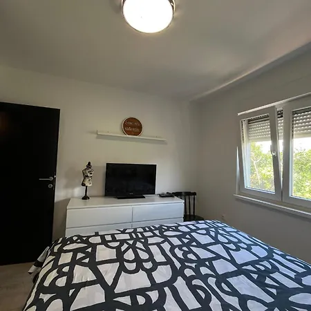 Apartment Black Perla
